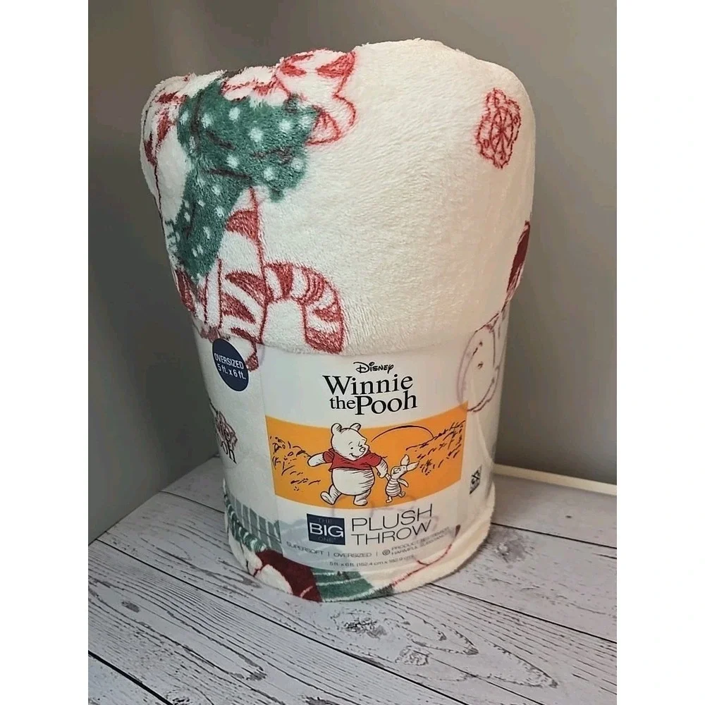 Disney Winnie The Pooh Christmas Holiday Soft Throw Blanket‎ 5' X 6' The Big One